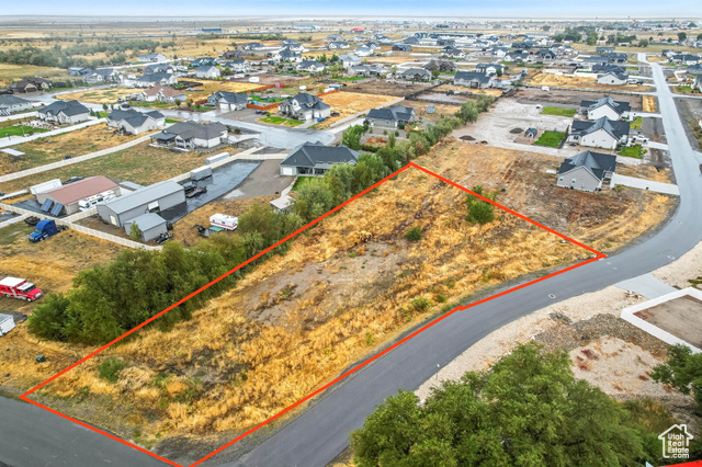 7925 N SPRING VALLEY LN, Lake Point UT 84074