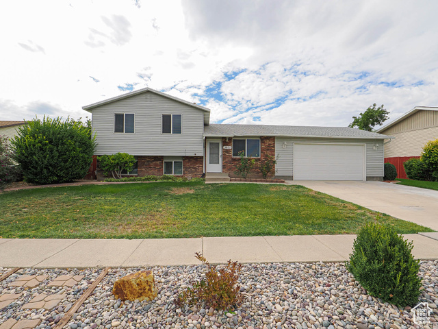 Photo 3 for MLS #2114840 at 3871 W 2925 South