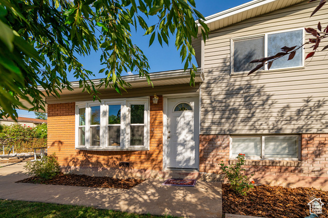 1094 N ANGEL ST, Layton UT 84041