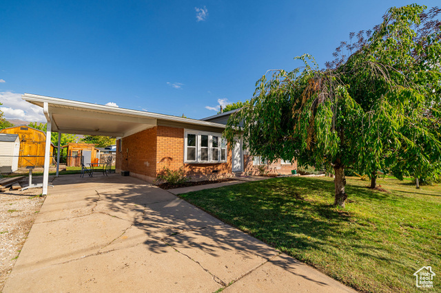 Photo 4 for MLS #2114848 at 1094 N Angel St