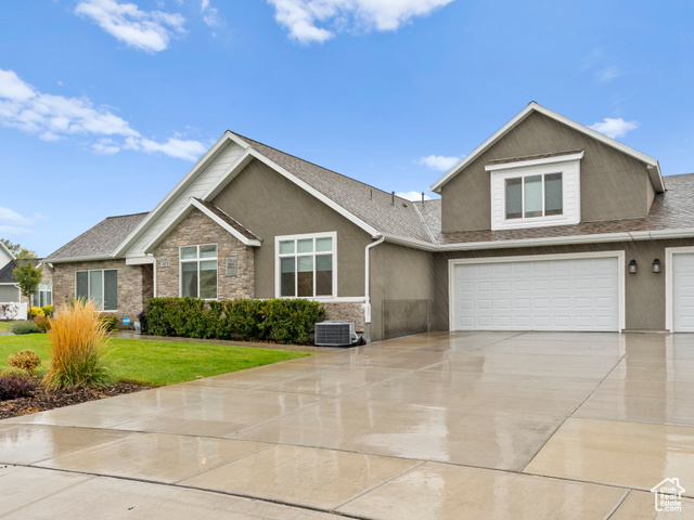 Photo 2 for MLS #2114854 at 462 S Iron Shoe Ln #B