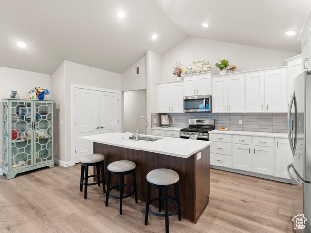 Photo 6 for MLS #2114854 at 462 S Iron Shoe Ln #B