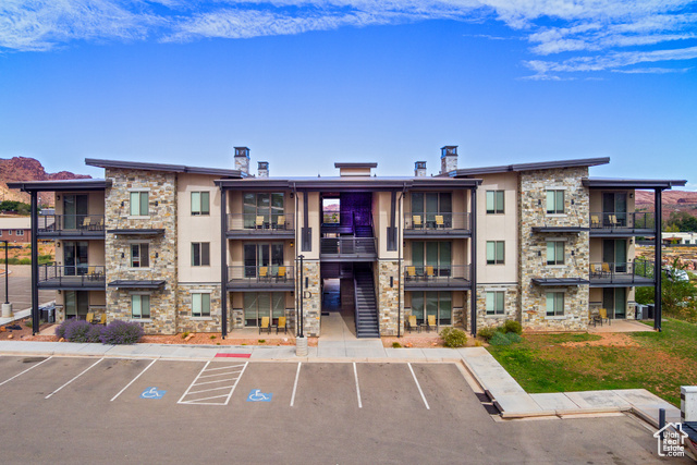 Photo 2 for MLS #2114864 at 2331 Mesa Rd #D-5