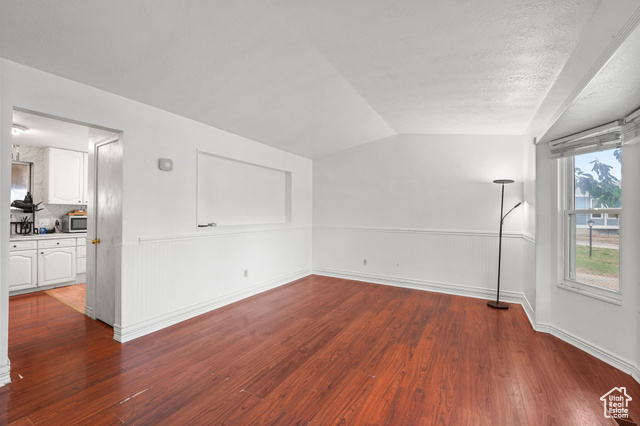 Photo 3 for MLS #2114871 at 5009 S Tuscan St