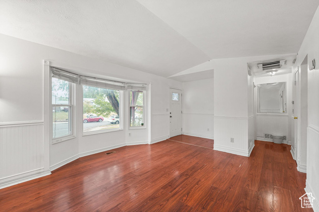 Photo 4 for MLS #2114871 at 5009 S Tuscan St
