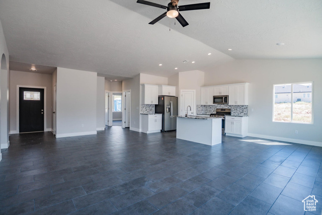 Photo 5 for MLS #2114872 at 606 S Foundation Trl