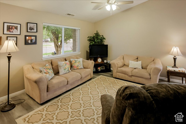 Photo 6 for MLS #2114874 at 1459 N Gramercy Ave