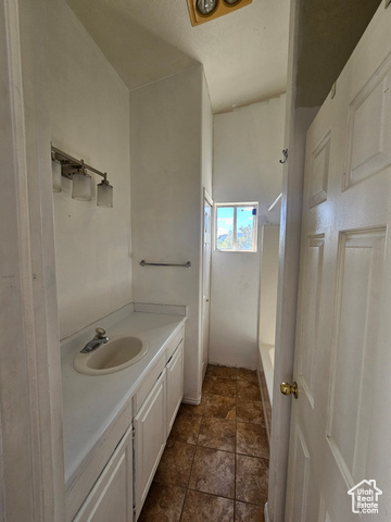 Photo 13 for MLS #2114918 at 207 E Red Hill Rd