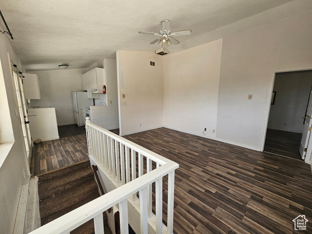 Photo 9 for MLS #2114918 at 207 E Red Hill Rd