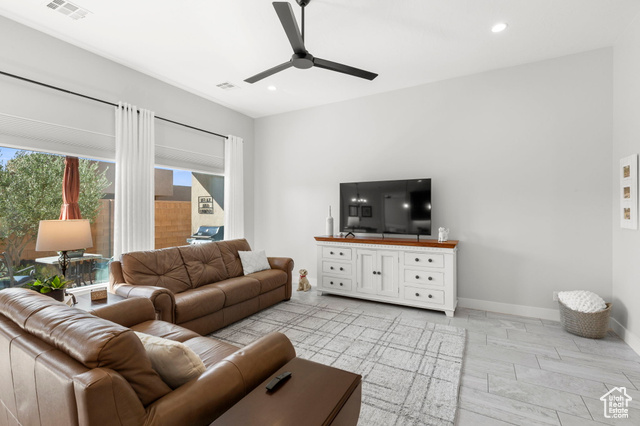 Photo 11 for MLS #2114919 at 1397 W Pocket Mesa Dr