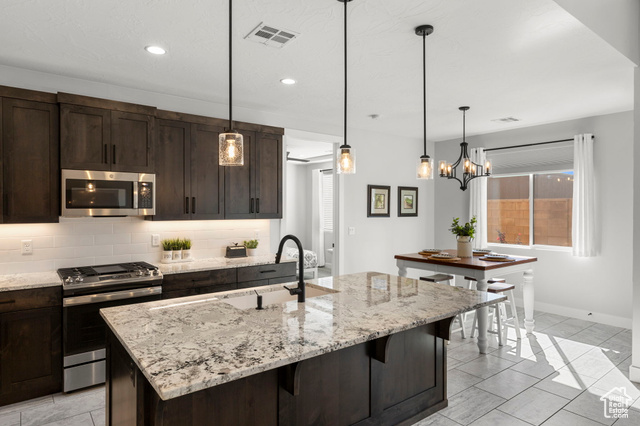 Photo 9 for MLS #2114919 at 1397 W Pocket Mesa Dr