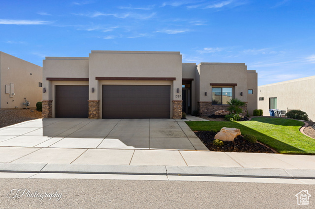 Photo 2 for MLS #2114919 at 1397 W Pocket Mesa Dr