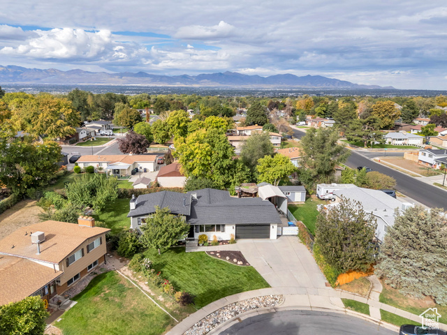 Photo 3 - 8550 S Clairmont Cir, Sandy UT 84070