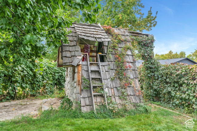 Photo 37 - 8550 S Clairmont Cir, Sandy UT 84070