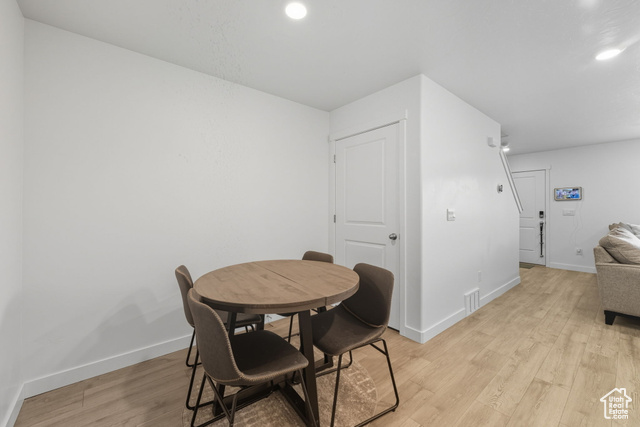 Photo 11 for MLS #2114937 at 3728 W Orinda Dr #1571