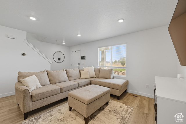 Photo 6 for MLS #2114937 at 3728 W Orinda Dr #1571