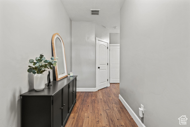 Photo 12 for MLS #2114962 at 1219 N Baycrest Dr