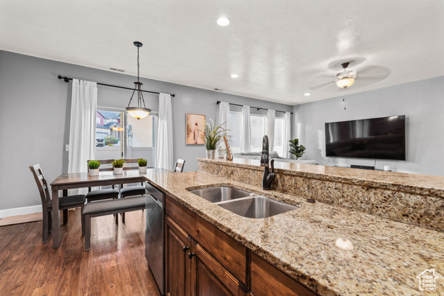 Photo 9 for MLS #2114962 at 1219 N Baycrest Dr