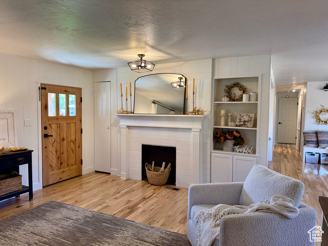 Photo 2 for MLS #2114978 at 255 N Main