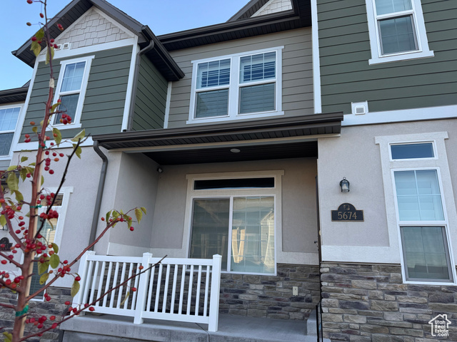 5674 W PELICAN RIDGE LN, West Valley City UT 84118