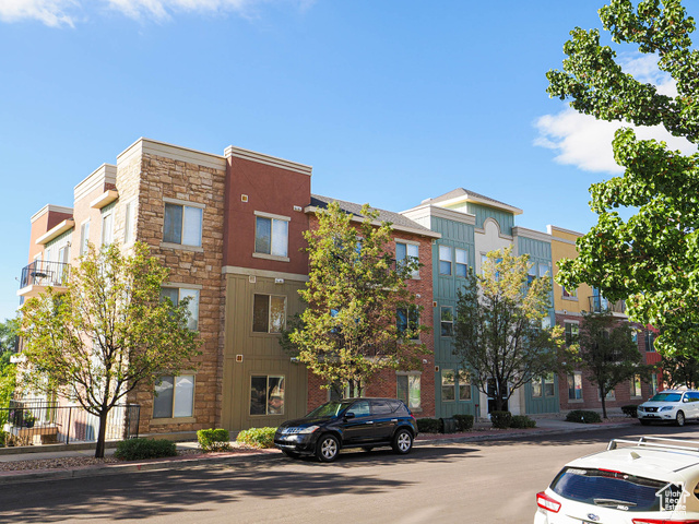 180 ALBION VILLAGE WAY #201, Sandy UT 84070