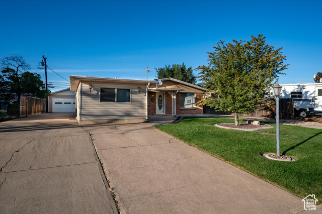 Photo 3 for MLS #2115032 at 131 W 650 North