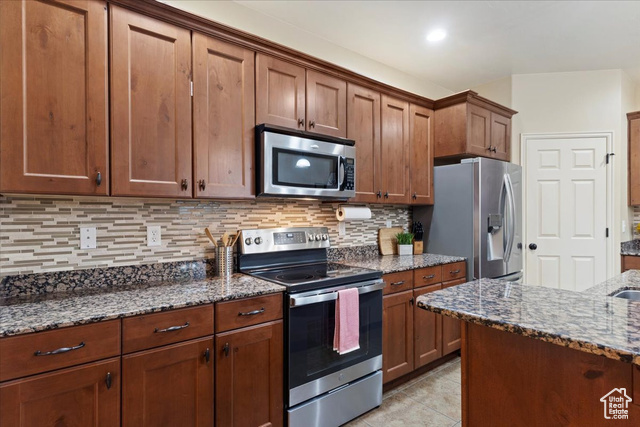 Photo 7 for MLS #2115059 at 282 W 650 North