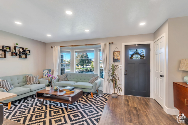Photo 6 for MLS #2115066 at 568 E 200 North