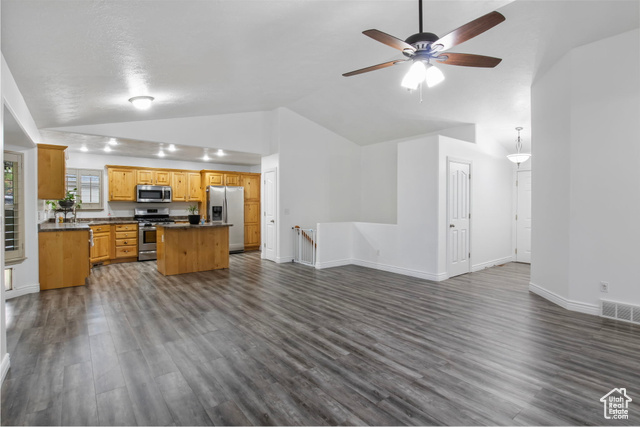 Photo 16 for MLS #2115116 at 9118 S Wisteria Way