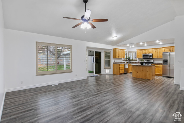 Photo 9 for MLS #2115116 at 9118 S Wisteria Way