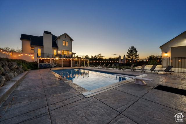 Photo 77 for MLS #2115126 at 983 E Southfork Dr