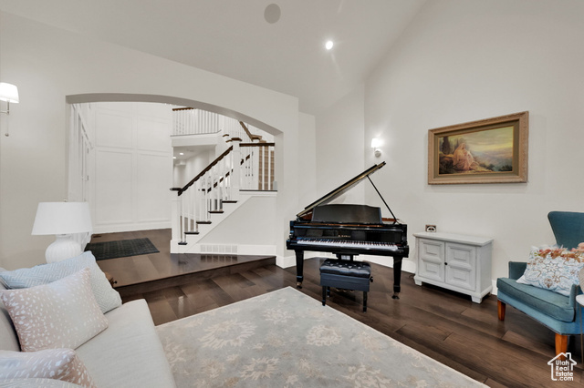 Photo 13 for MLS #2115126 at 983 E Southfork Dr