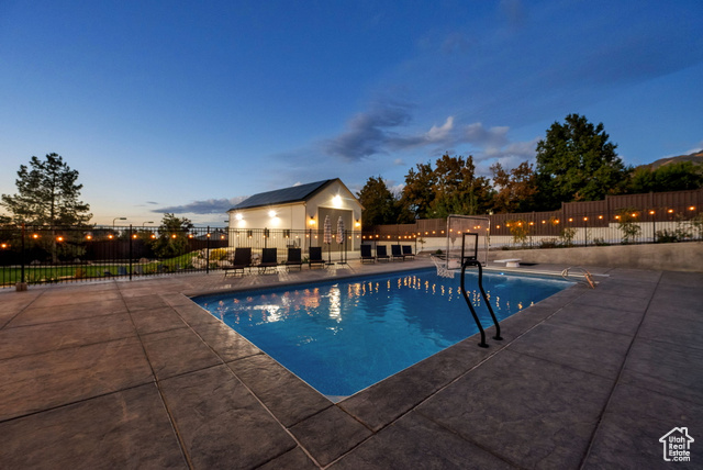 Photo 75 for MLS #2115126 at 983 E Southfork Dr