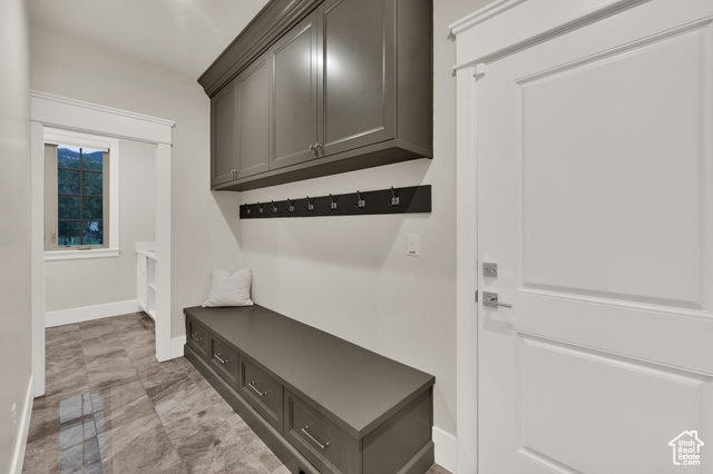 Photo 28 for MLS #2115126 at 983 E Southfork Dr
