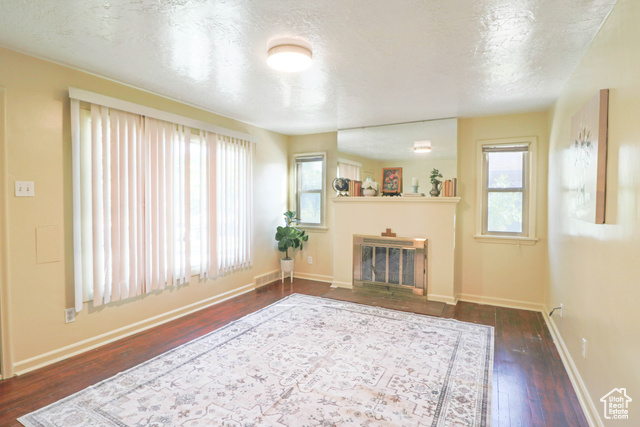 Photo 3 for MLS #2115128 at 340 S 200 East