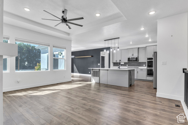 Photo 6 for MLS #2115129 at 674 S Meade St