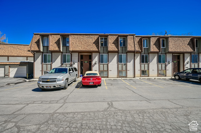 5561 S WILLOW LN #F, Murray UT 84107