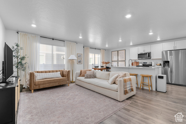 1082 E WATERWAY LN, Saratoga Springs UT 84045