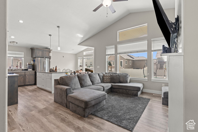 Photo 5 for MLS #2115183 at 2467 W 3375 South