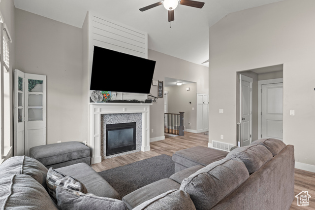 Photo 7 for MLS #2115183 at 2467 W 3375 South