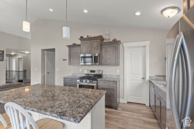 Photo 10 for MLS #2115183 at 2467 W 3375 South