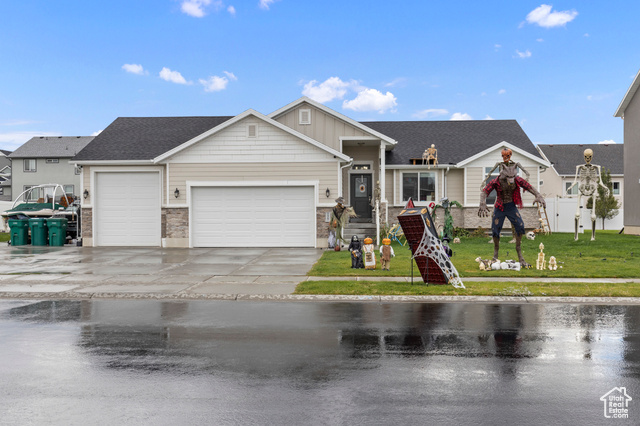 Photo 2 for MLS #2115183 at 2467 W 3375 South
