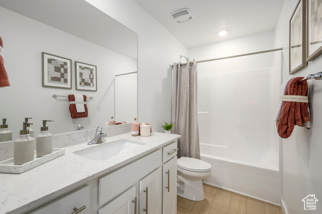Photo 15 for MLS #2115208 at 1520 W Charmer Ln #1522