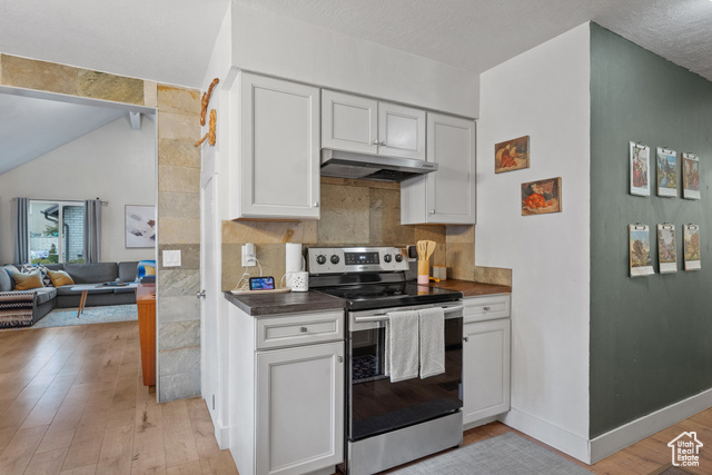 Photo 9 for MLS #2115211 at 3477 Brookside Dr