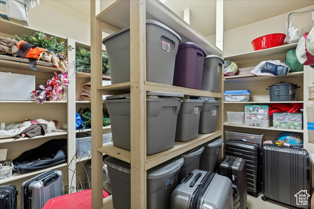 Photo 54 for MLS #2115231 at 1542 S Valley View Dr