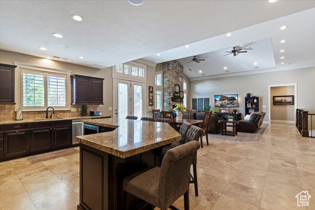 Photo 22 for MLS #2115231 at 1542 S Valley View Dr