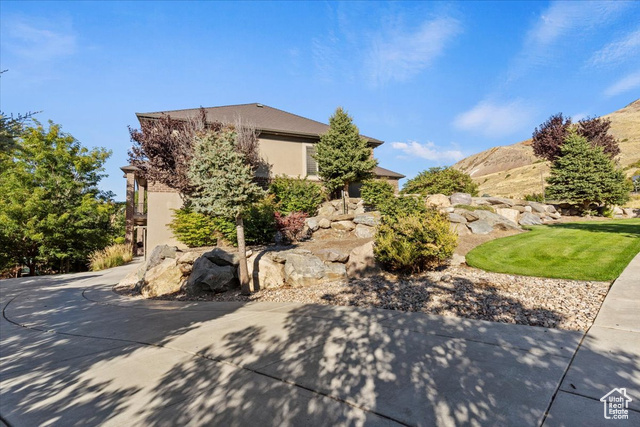 Photo 9 for MLS #2115231 at 1542 S Valley View Dr