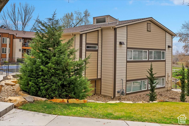 Photo 18 for MLS #2115320 at 2438 S Elizabeth St #2
