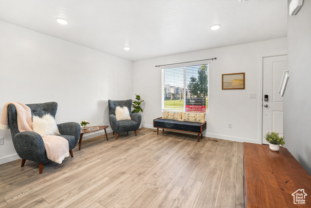 Photo 4 for MLS #2115338 at 1086 E Seaside St