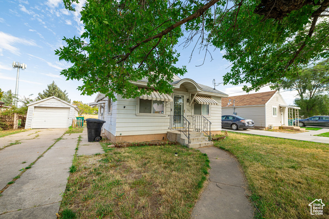 Photo 3 for MLS #2115349 at 762 W 300 North